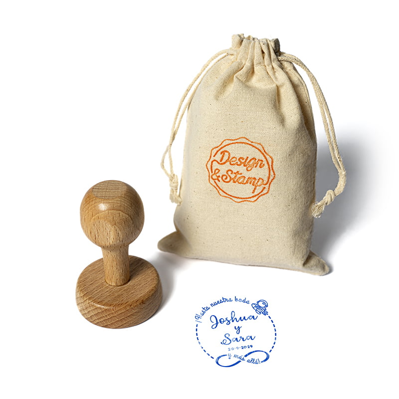 Eventos 1 - Sello manual redondo Ø 45 mm con montura de madera y bolsita porta sello.