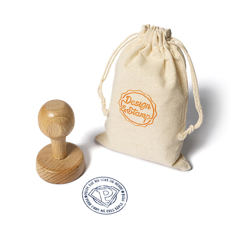 Eventos 1 - Sello manual redondo Ø 45 mm con montura de madera y bolsita porta sello.